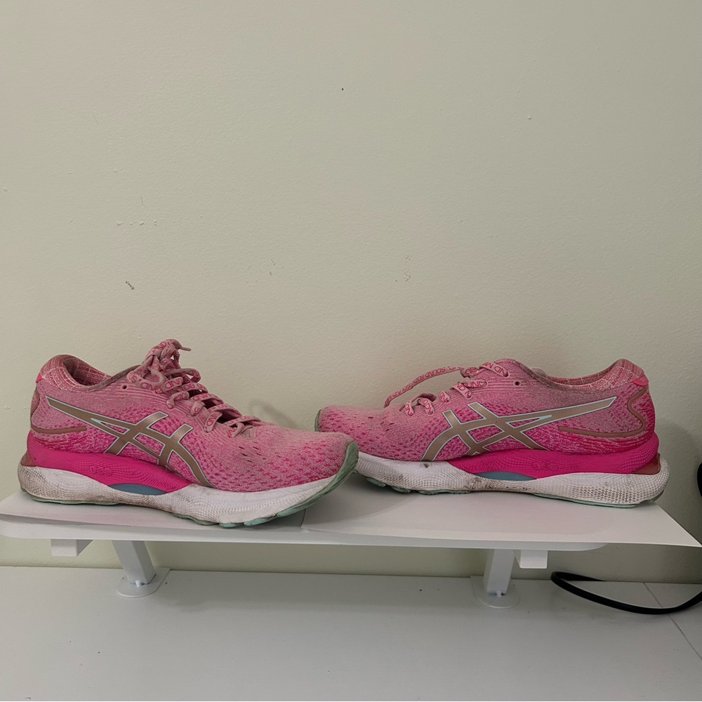 ASICS Women's Pink GEL-NIMBUS 24 Running Shoes | Size 10